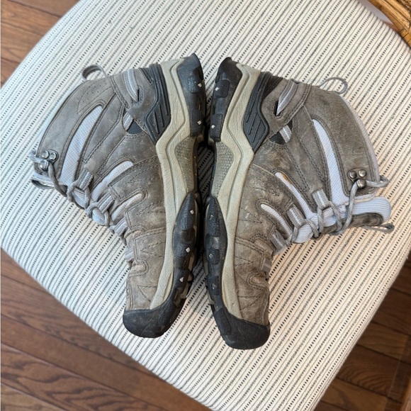 Keen Women’s Gypsum Gray Hiking Boots - Picture 5 of 7